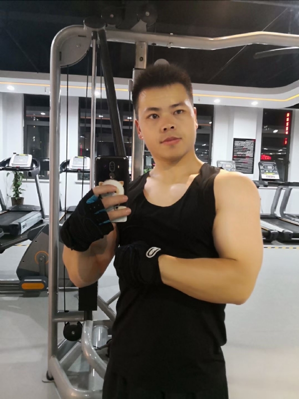范迪塞尔的第二张照片--呼和浩特闪婚服务中心